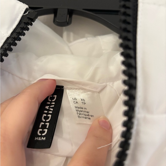 H&M White Puffer Jacket - Picture 3 of 4